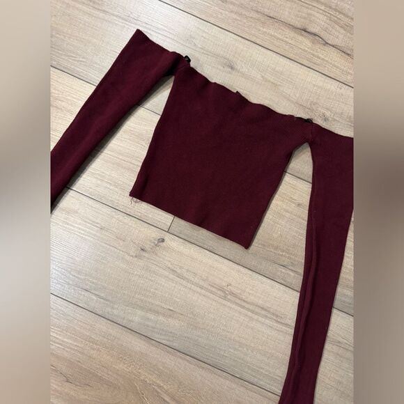 Forever 21 m medium Long Sleeve off the shoulder crop Top Burgundy Ruffle Edges - Picture 2 of 2